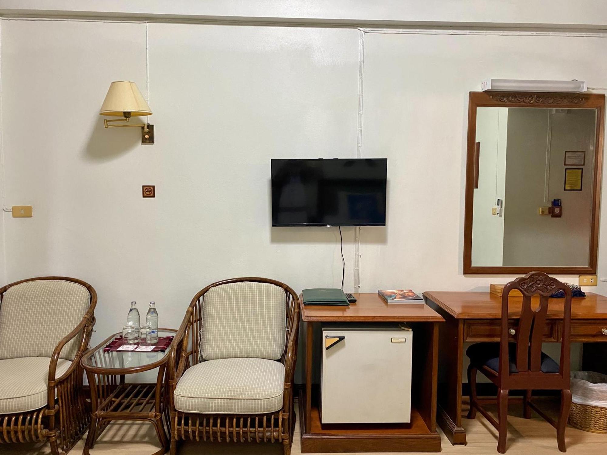 Maeyom Palace Hotel Phrae Exterior foto