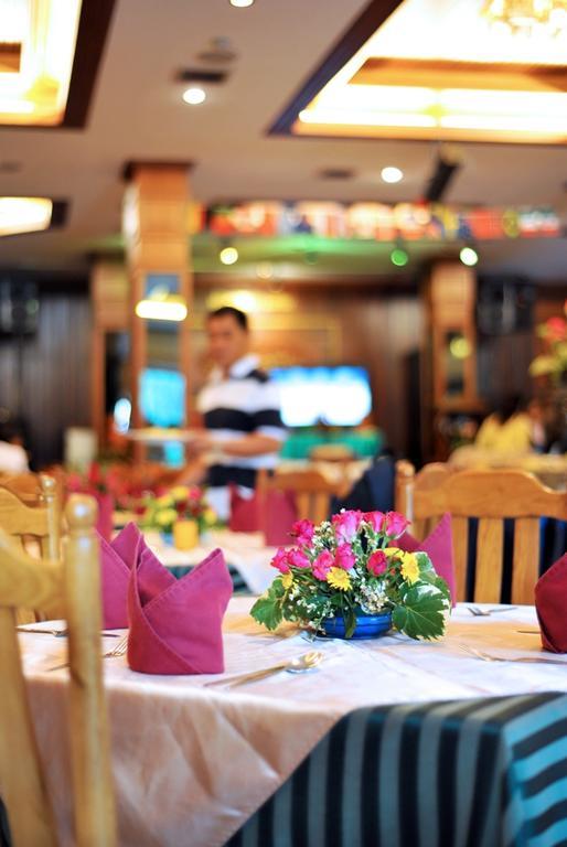 Maeyom Palace Hotel Phrae Exterior foto