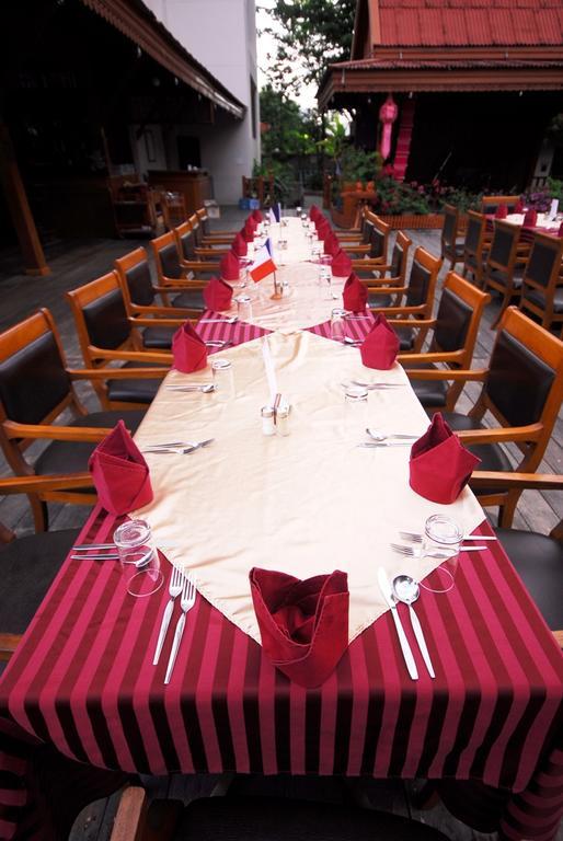 Maeyom Palace Hotel Phrae Exterior foto