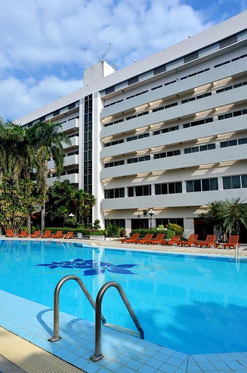 Maeyom Palace Hotel Phrae Exterior foto