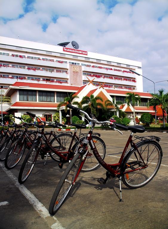 Maeyom Palace Hotel Phrae Exterior foto