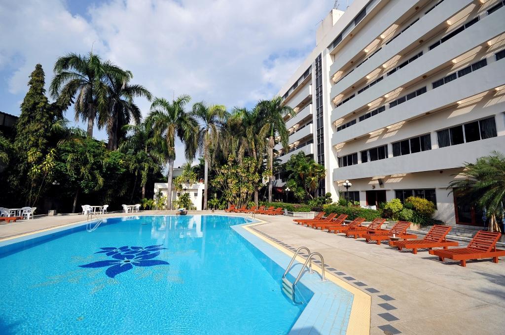 Maeyom Palace Hotel Phrae Exterior foto