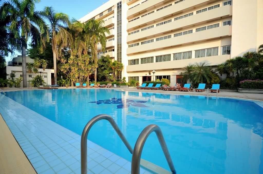 Maeyom Palace Hotel Phrae Exterior foto