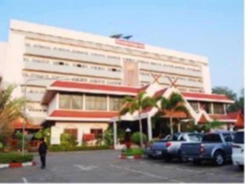Maeyom Palace Hotel Phrae Exterior foto