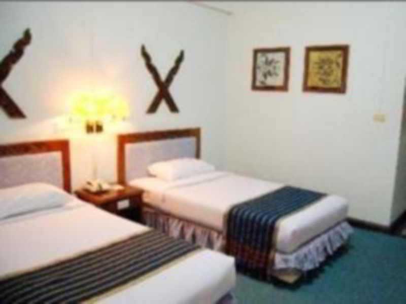 Maeyom Palace Hotel Phrae Exterior foto