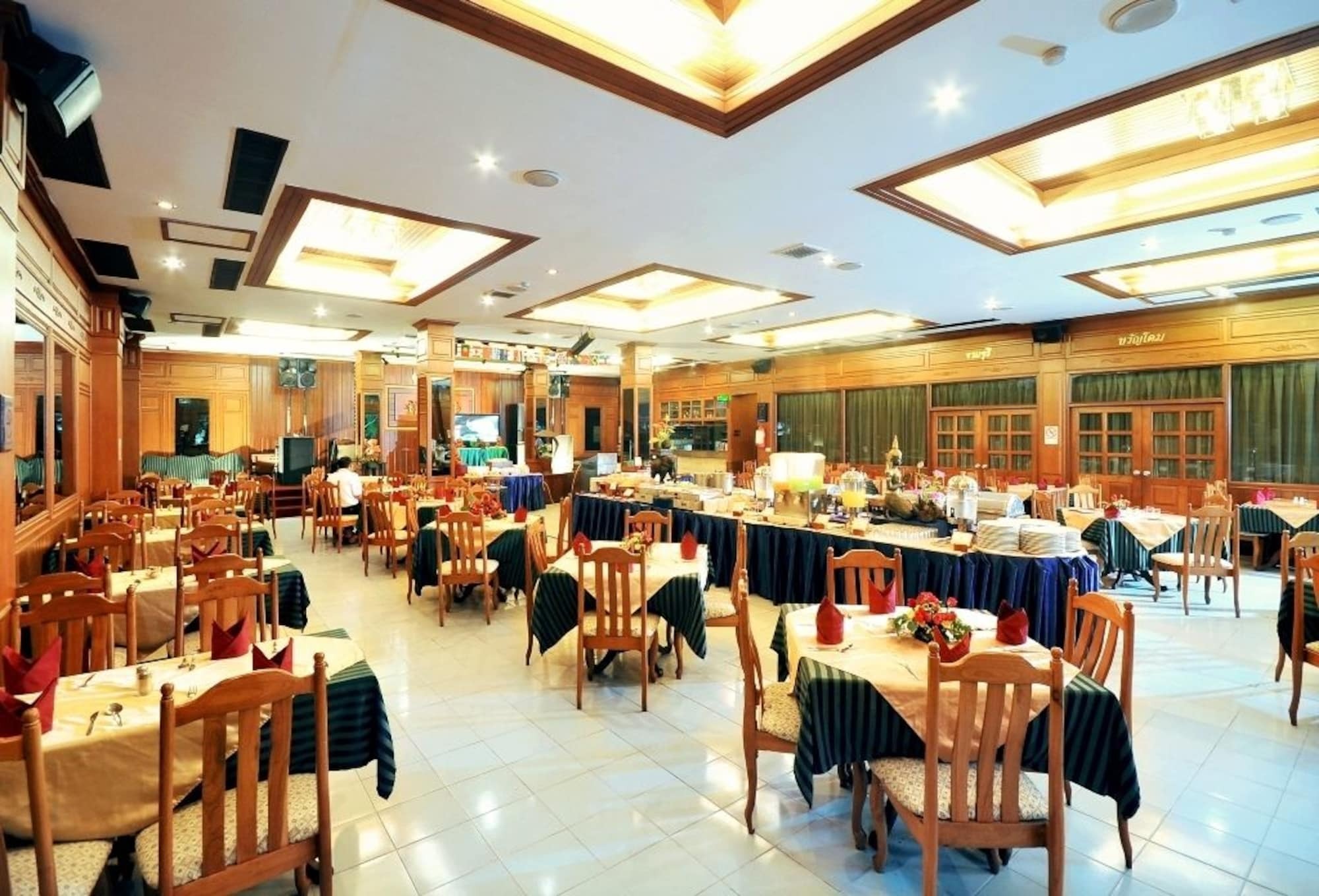 Maeyom Palace Hotel Phrae Exterior foto